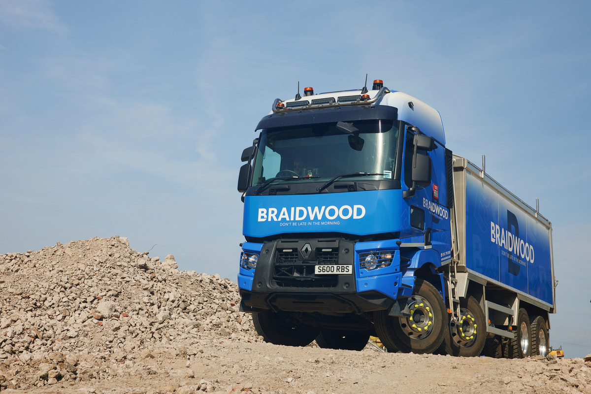 First Renault Trucks Tippers for Roy Braidwood & Sons