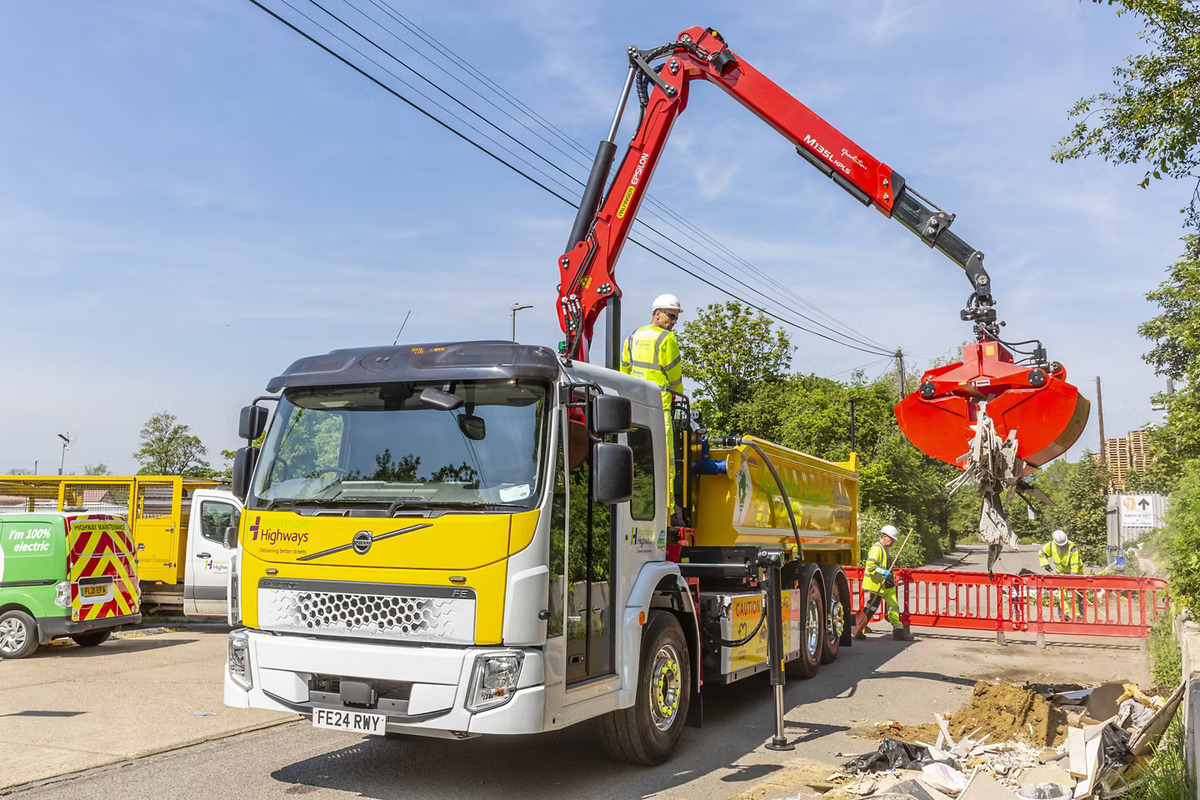 Ringway Chooses Fully Electric DVS-Compliant Volvo FE