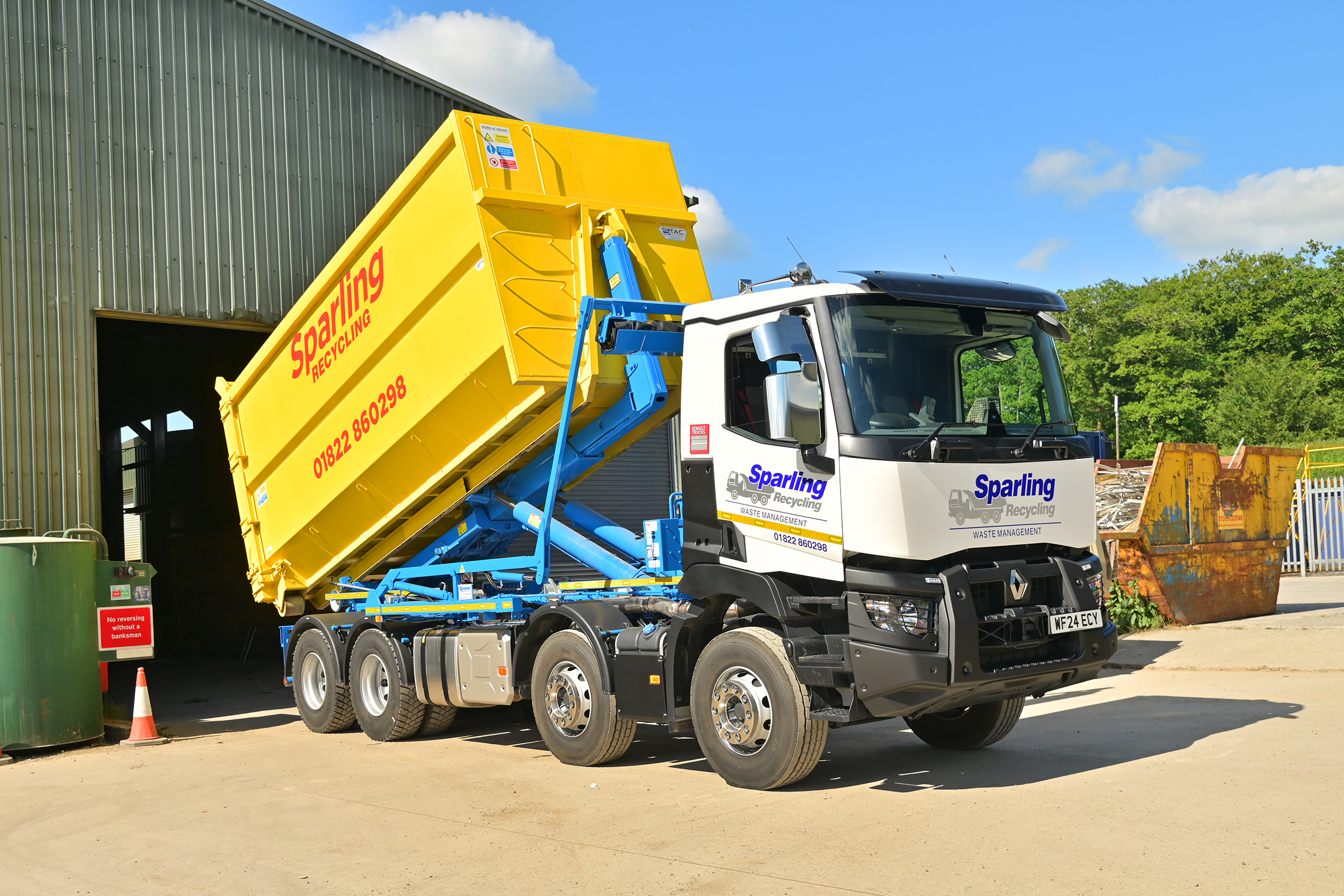 Sparling Recycling Boosts Fleet with Renault Hookloader