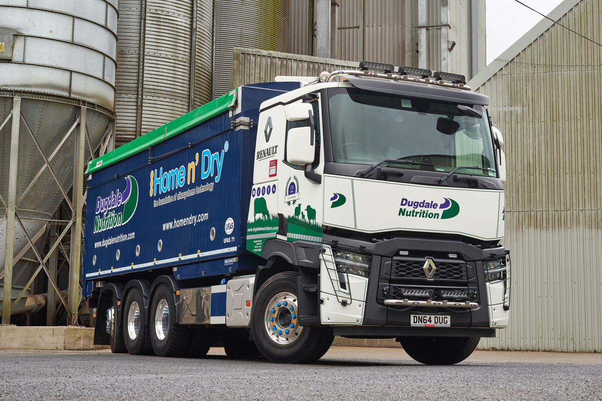 Dugdale Nutrition Bulks Fleet with Renault Trucks Tridems