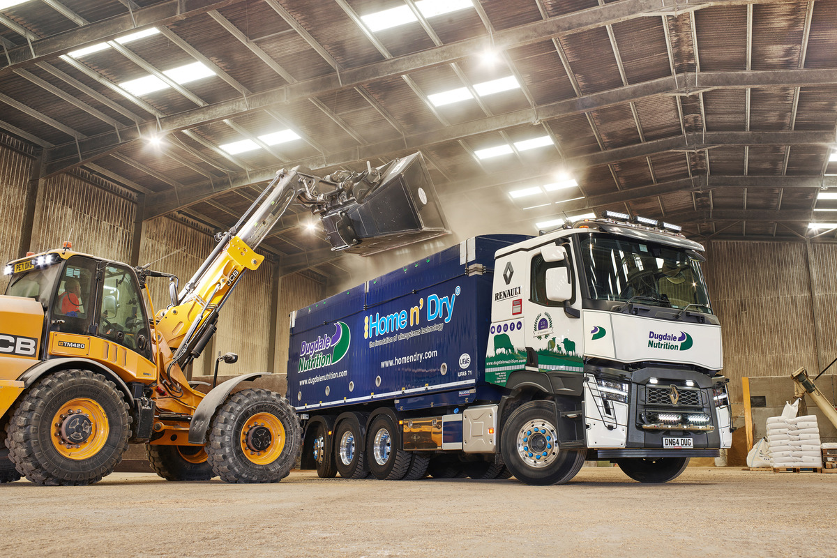 Dugdale Nutrition Bulks Fleet with Renault Trucks Tridems