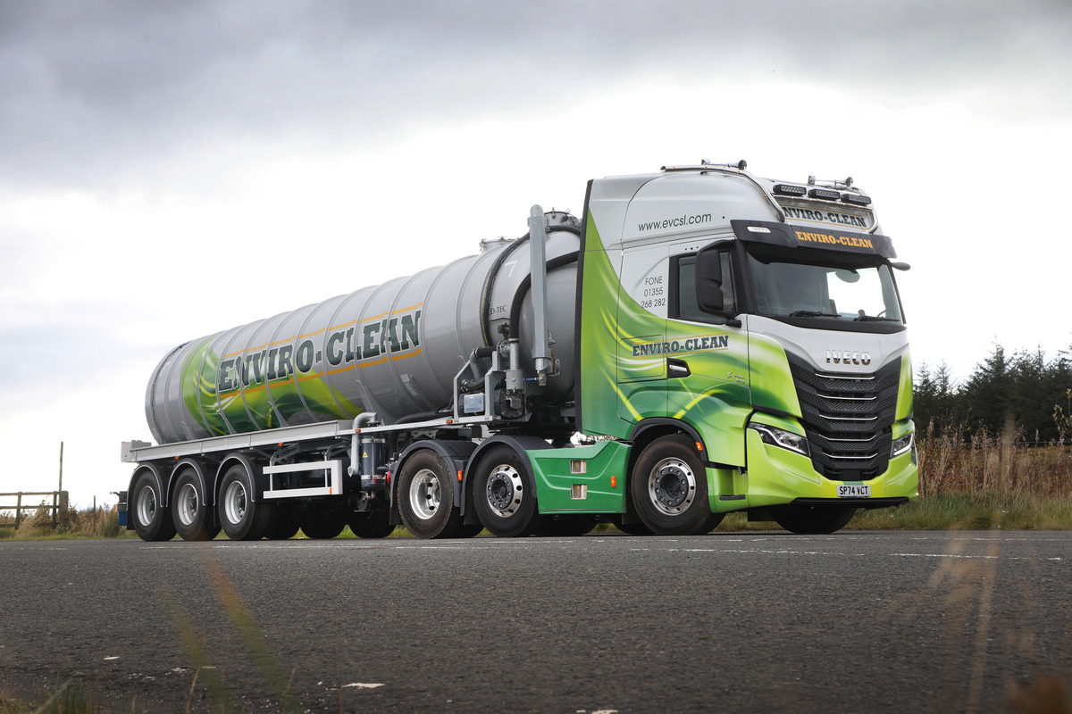 Enviro-Clean ‘Cleans Up’ with Four New IVECO S-Way 530 Trucks