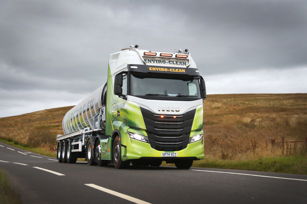 Enviro-Clean ‘Cleans Up’ with Four New IVECO S-Way 530 Trucks