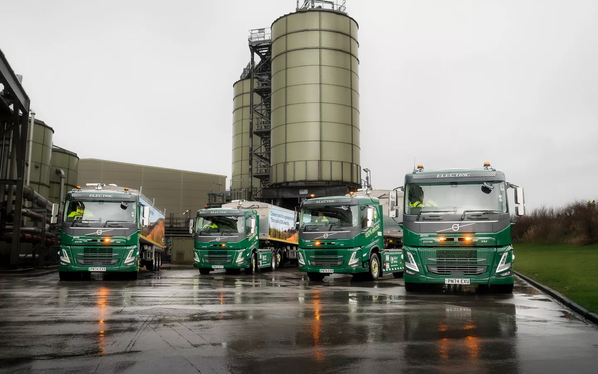 Four Volvo FM Electrics For United Utilities